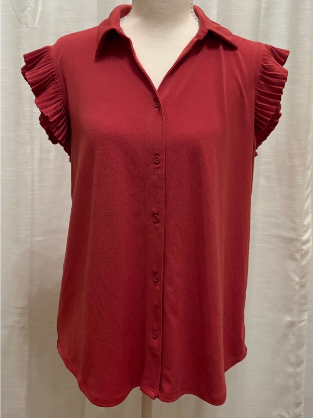 Adrianna Papell Sleeveless Button Front Top in Deep Red with Notched Collar